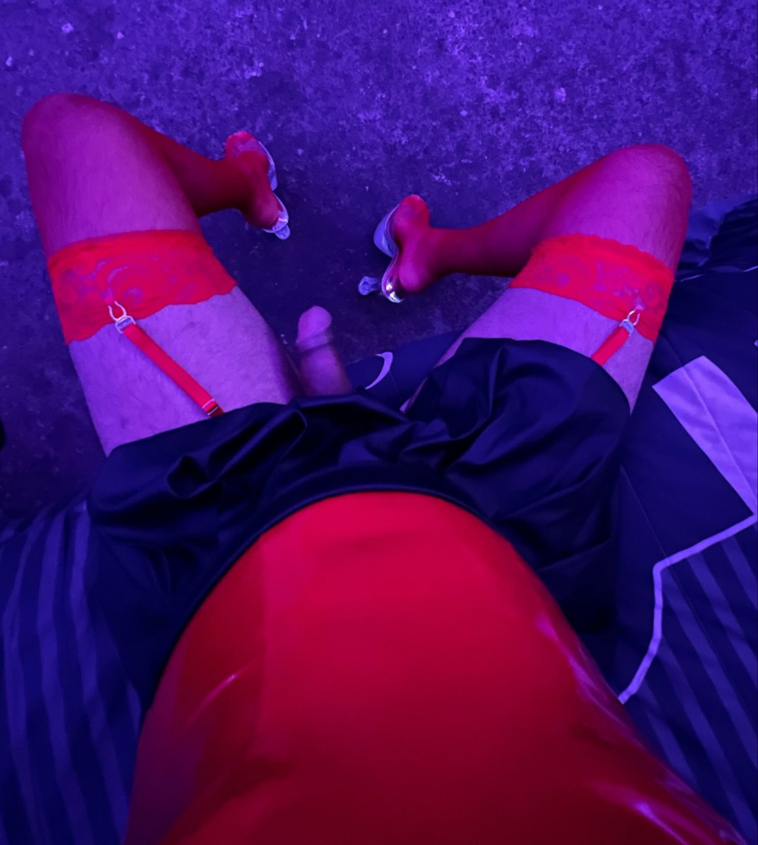 PennyHotHeels's tweet photo. Te gusta mi conjunto?🥰🥵🥵
#heels #highheels #shoeporn #cumheels #cumonheels #sissy #sissyespañol #putiniña #putimuñeca #putamx #tacones #crossdresder #femboy #cum #cumtributeِs https://t.co/6ZhnaAQiXw