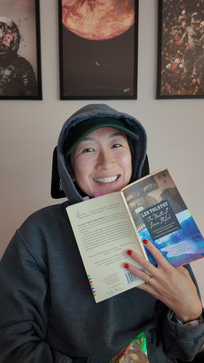 thefourthlayerr's tweet photo. I have no witty, social media- esque, like captions. So here’s to snacking, reading, and bringing our mind to wonderful places. Thank you for being here. ❤️ https://t.co/xcIkb50C1T