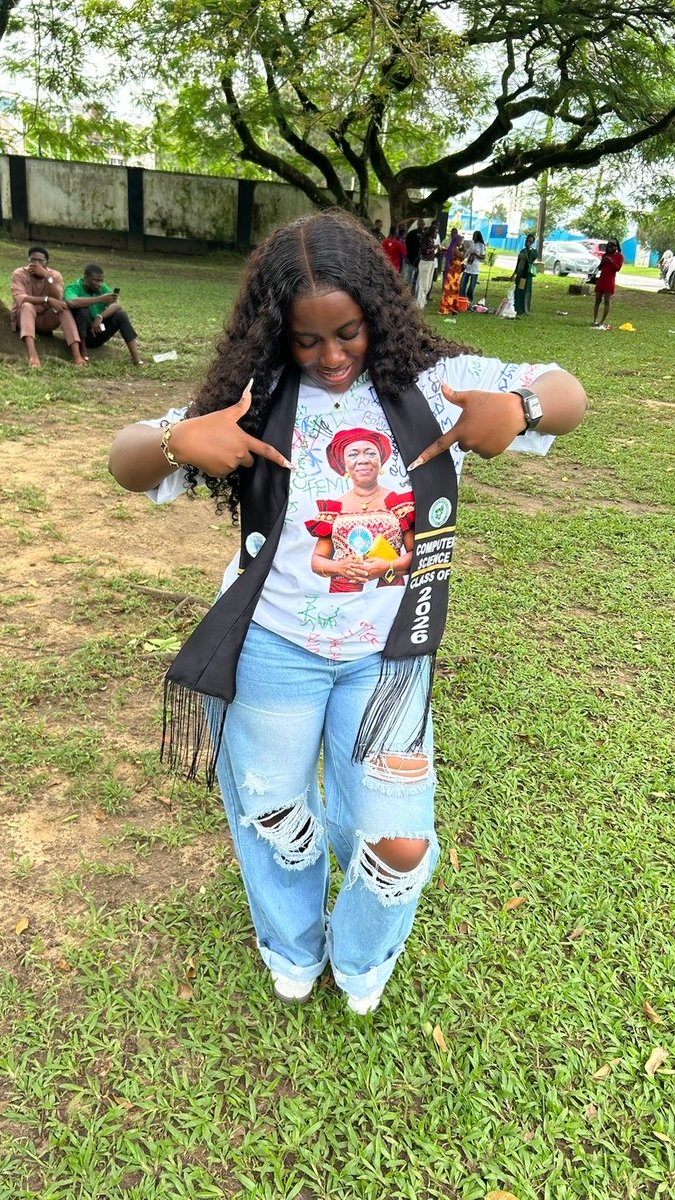 martha_ubani's tweet photo. I carried my mother with me through this journey, and today, I carried her across the finish line🥹
Genuinely grateful for the gift of my Dad and siblings ❤️
https://t.co/I5Ee3tjqeL. Computer Science. 🎓
I hope I made you proud, Mum. https://t.co/U0uMfih44Y