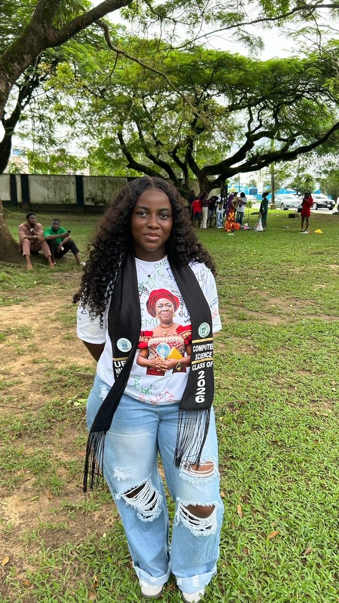 martha_ubani's tweet photo. I carried my mother with me through this journey, and today, I carried her across the finish line🥹
Genuinely grateful for the gift of my Dad and siblings ❤️
https://t.co/I5Ee3tjqeL. Computer Science. 🎓
I hope I made you proud, Mum. https://t.co/U0uMfih44Y