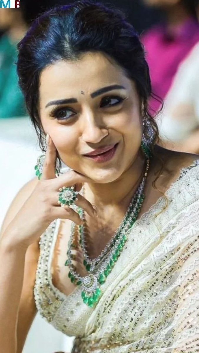 nithyamagan's tweet photo. Me &amp; my frd vc to my mom in hostel

Amma: yenna da kanungala hostel la nalla set agita

Me: athela ok tha ma

Frd: yena pakahula girls hostel la illa bore adikuthu neenga apo apo vc vantha nalla irkm 😋

Amma:aeei unga kunji ku aripu adangala seri vaanga night kaatren 🍒💋 https://t.co/5cn26HhG1Y