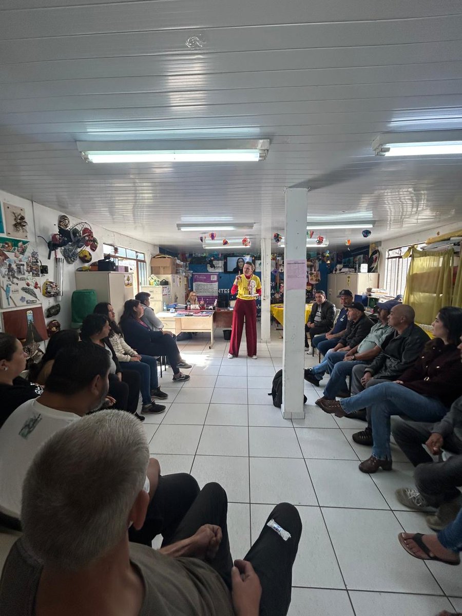 projetoestimulo's tweet photo. 🧠💜 No dia 16/09, o Projeto Estímulo esteve no CAPS Regional I, em Pinhais, para uma roda de conversa sobre memória e cuidados com o cérebro.

Agradecemos a todos pela participação, acolhimento e pelas lindas lembrancinhas! 🌷💜 https://t.co/xMeDt9Yv04