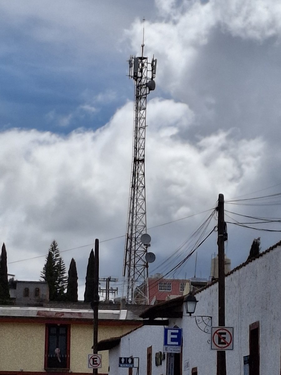 flamarojo's tweet photo. #Torre Telco del día.
#Telcel https://t.co/2TeQ1EEL0r