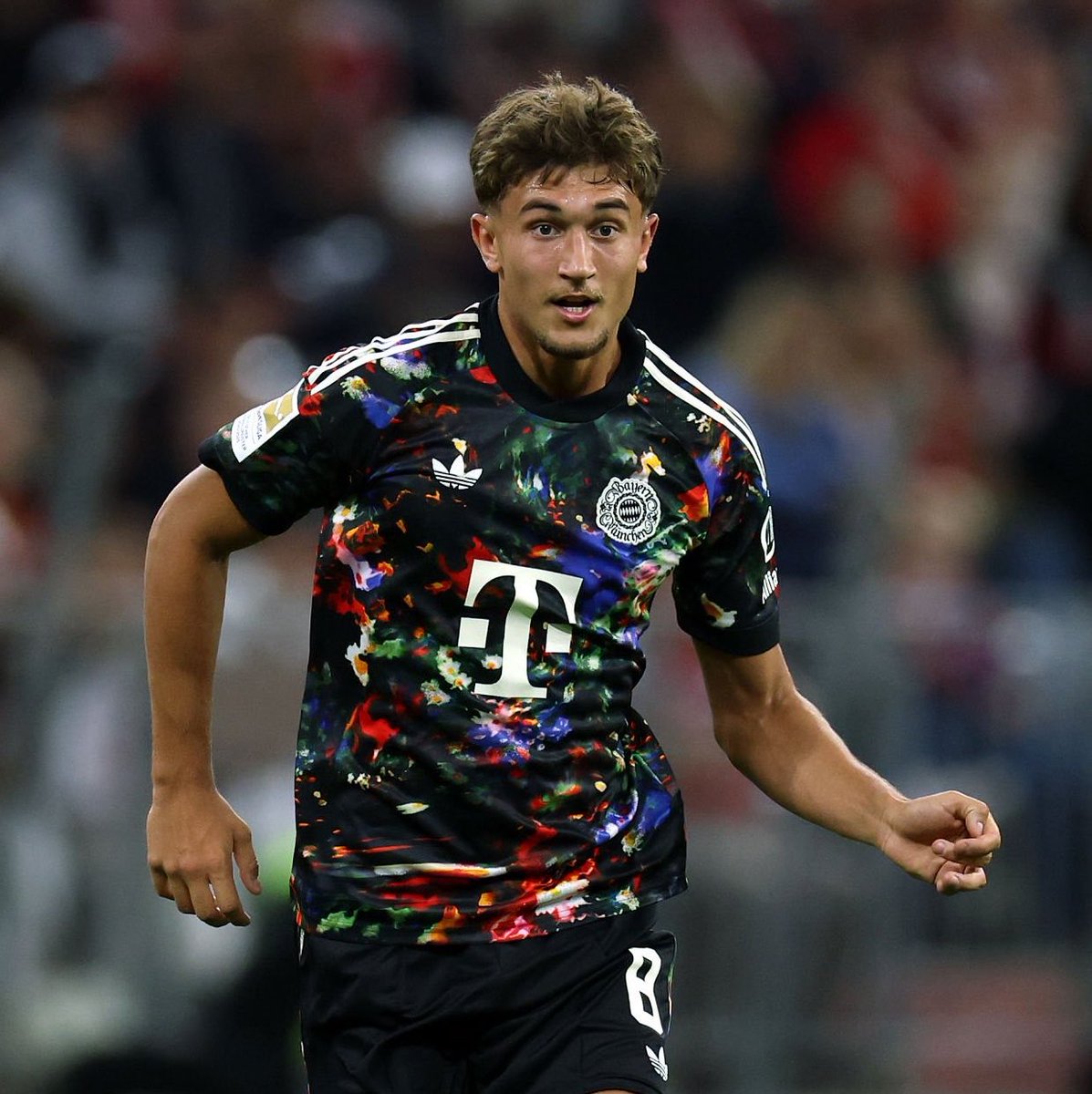 MusialaEra's tweet photo. Smart people knew a LONG time ago that Bischof is generational and had everything to be our best midfielder. It was always just a matter of game time + rhythm. The most talented Bayern midfielder since Thiago. The more we play him, the more insane he‘ll be. In your hands Kompa. https://t.co/wQDJjbb7VG