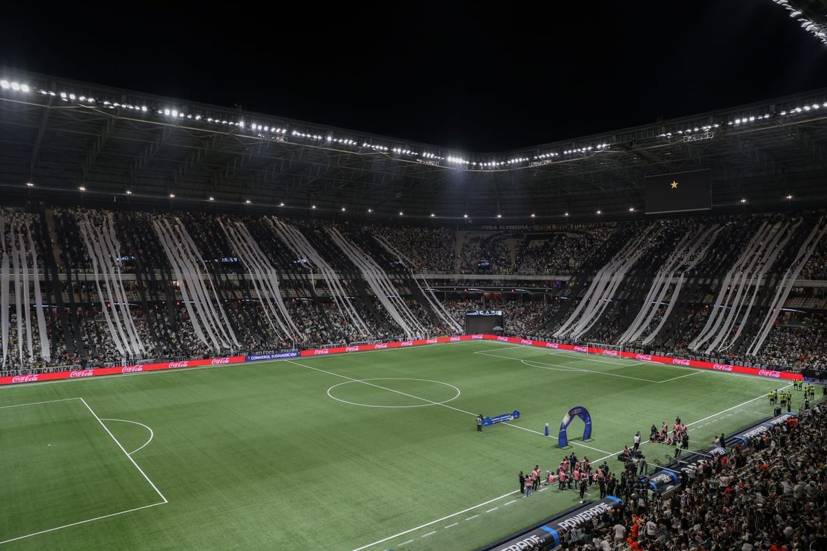 WadsonAraujo89's tweet photo. 18 mil ingressos já foram adquiridos para o jogo entre Atlético e Chapecoense, amanhã, às 16h, na Arena MRV, pela 28ª rodada do Brasileirão

Bora, Massa! Vamos seguir lotando e apoiando o Galo! O jogo é fundamental para o Atlético ficar ainda mais próximo dos primeiros colocados. https://t.co/qqcbolKz4r