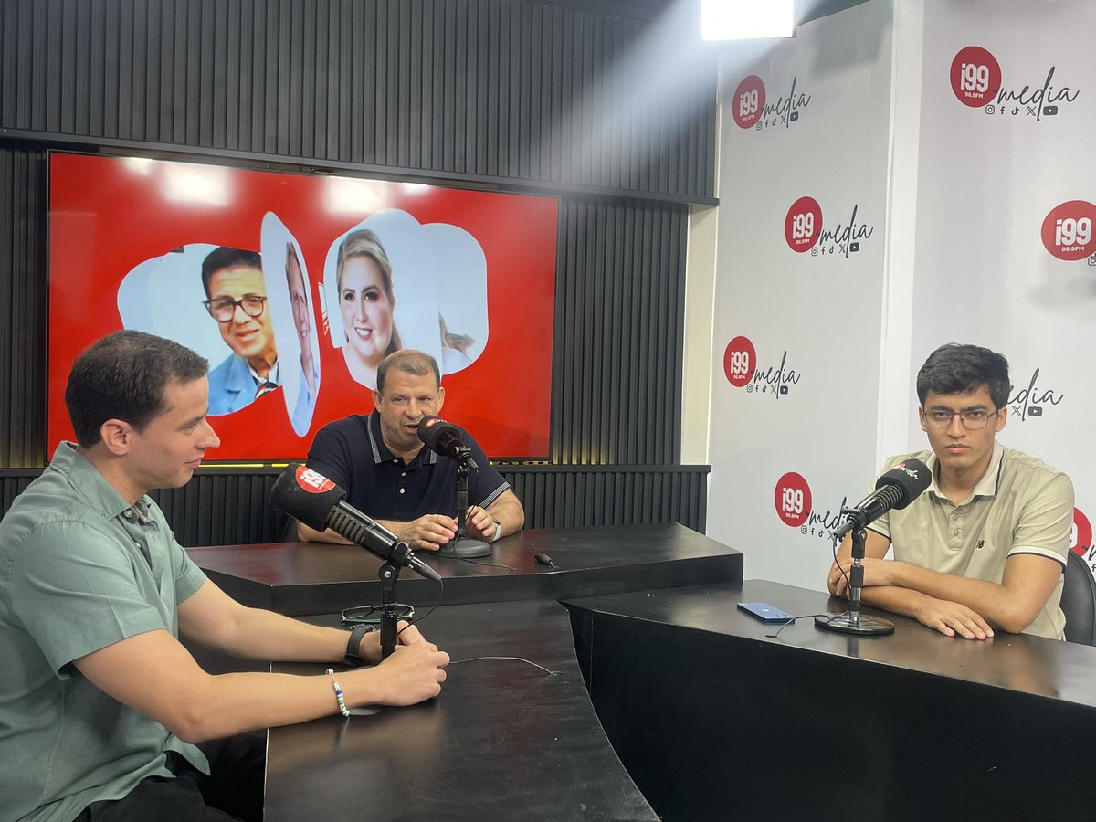 ieep_ec's tweet photo. ¡Excelente jornada junto a nuestro gran amigo de la casa y académico asociado, @carloscobo93 , quien nos visita desde España para compartir sus perspectivas sobre los avances que ha tenido Ecuador y aquello que aún nos hace falta por avanzar. https://t.co/R6la3fIcrR