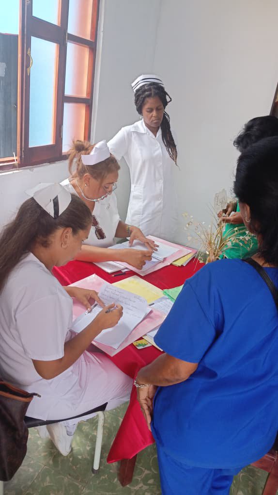 Calidad_Dpto's tweet photo. En el dia de hoy se evalua funcionamiento del Hogar Materno Pequeño Principe en San Miguel del Padron.Los hogares maternos  son instituciones comunitarias clave dentro del Programa de Atención Materno Infantil . Su misión es acoger a embarazadas con riesgos médicos o sociales https://t.co/6HYWoTWNgb