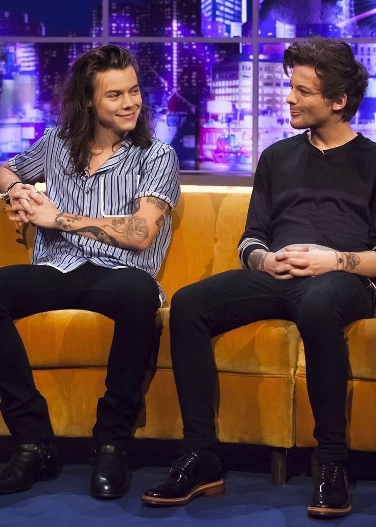 MysticCatcher12's tweet photo. In case you forgot what Harry looks like when he’s actually in love with somebody 😏🫠 https://t.co/rAe5cXGZ9q