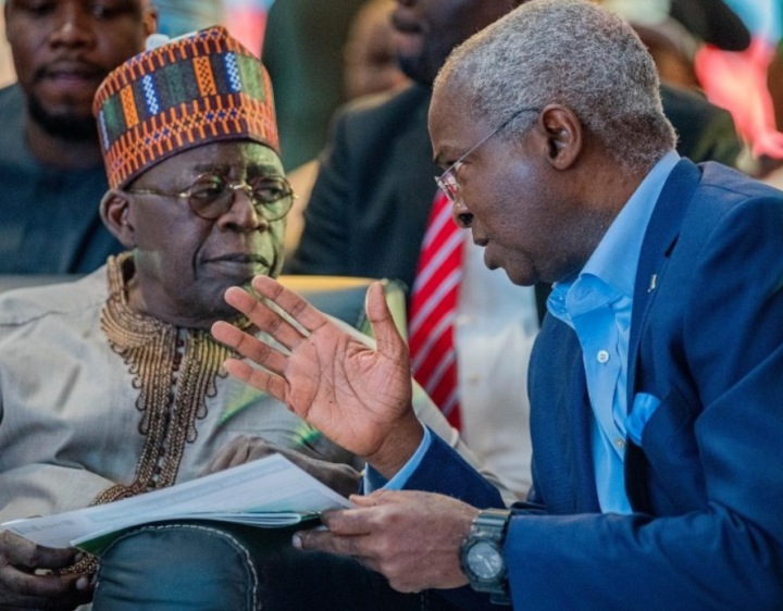 ParallelFacts's tweet photo. THROWBACK: Tinubu In 2011 Urged Fashola To Sack Striking Doctors For Demanding Owed Salaries https://t.co/IK0cDY4X2W https://t.co/EkGwJ2QWVV