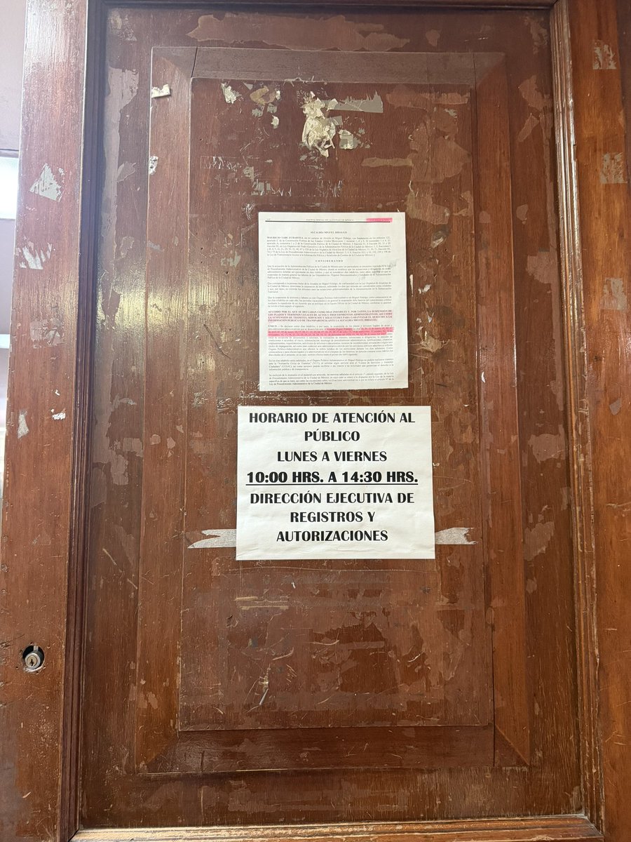 Alina_Gag's tweet photo. Ayer me dejaron claro que la @LaAgenciaCDMX no va a arreglar la plataforma.

Así que me presenté HOY en la @AlcaldiaMHmx para decirles que vamos a iniciar otra vez el trámite y evitar el bloqueo.

El encargado me dijo que no se puede porque la cuenta IAVE ya tiene ese trámite. https://t.co/ReiR7InJdF
