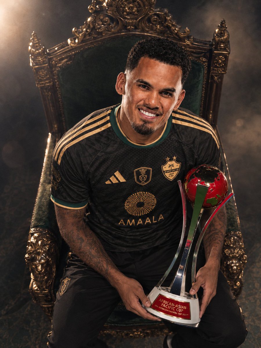 3brhmanStudio's tweet photo. رأيكم يا اهلاويه 🖤🖤💚 https://t.co/vfr55XEI0g