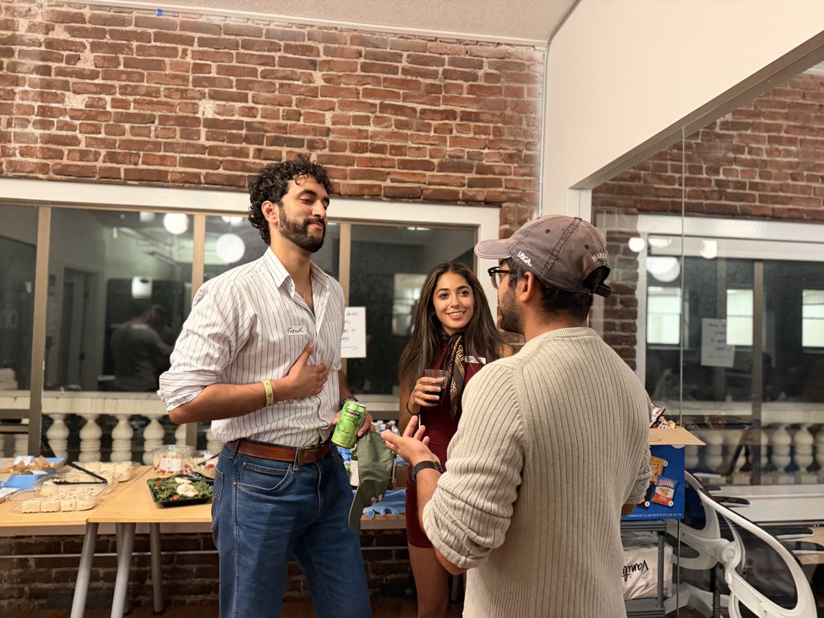 itsericlay's tweet photo. Epic office warming party last night, thanks to everyone who came through 🙏

Hosting a BBQ at my place this Sunday for founder friends! DM me if you want in https://t.co/EkBS8sHh9N