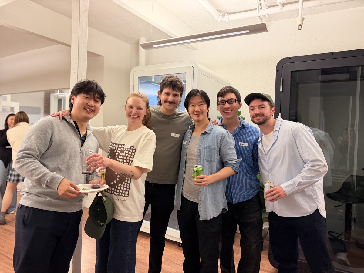 itsericlay's tweet photo. Epic office warming party last night, thanks to everyone who came through 🙏

Hosting a BBQ at my place this Sunday for founder friends! DM me if you want in https://t.co/EkBS8sHh9N