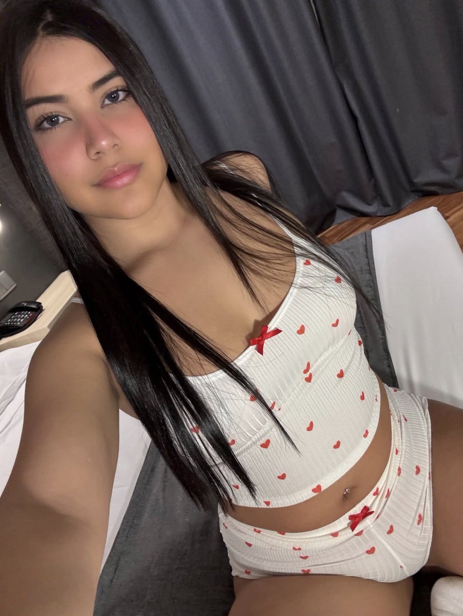 MariaPao___'s tweet photo. Les presento: mi pijama favorita ❤️ https://t.co/zpOPPua0BN