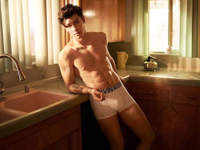 StylisticSwifti's tweet photo. Name one Taylor Swift song or he sticks the tip in https://t.co/TjLTRkf5dy