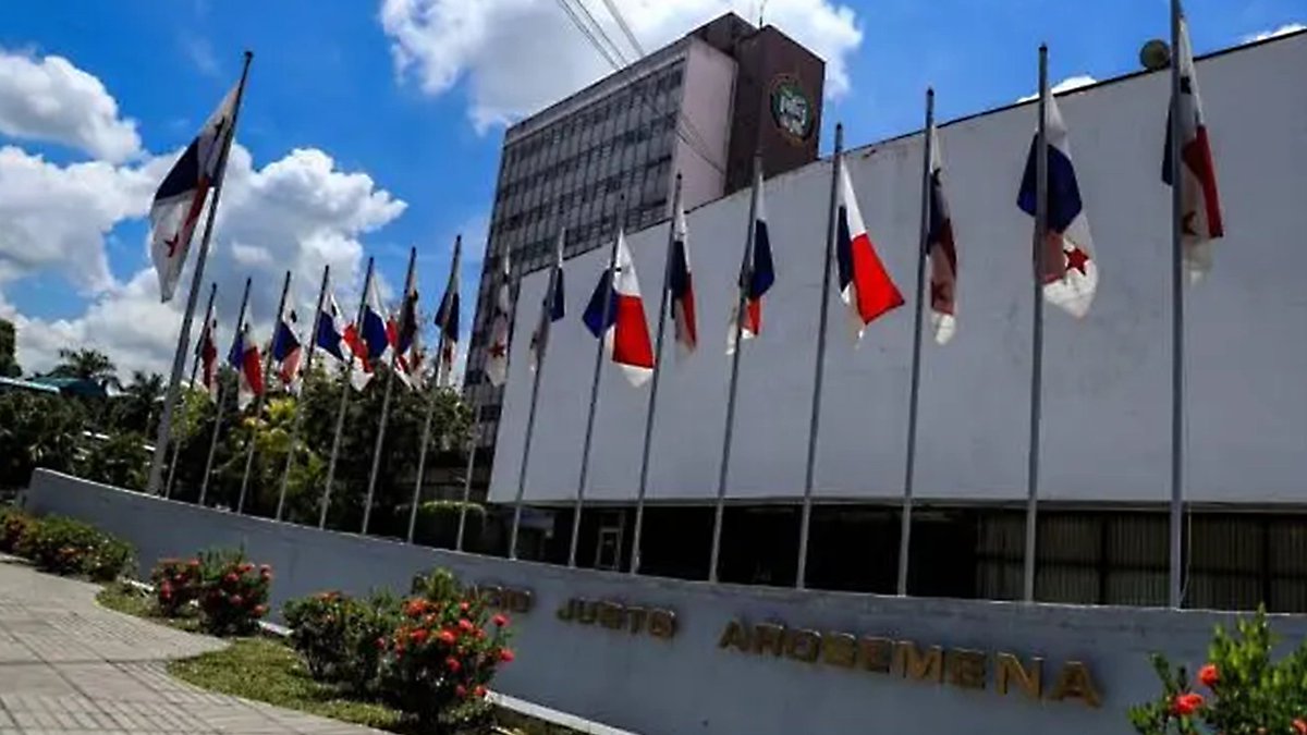 LuisTejeira9's tweet photo. #UltimaHora  Acción Grupal Unidos por Arraijan solicitó a @ContraloriaPma la fiscalización y control de los actos de manejo de fondos y bienes públicos a fin de esclarecer el escándalo de nombramientos de parientes del Ricardo Valencia HDS. de la HD. Sherly Castañeda @asambleapa https://t.co/TNErpZ2JeR
