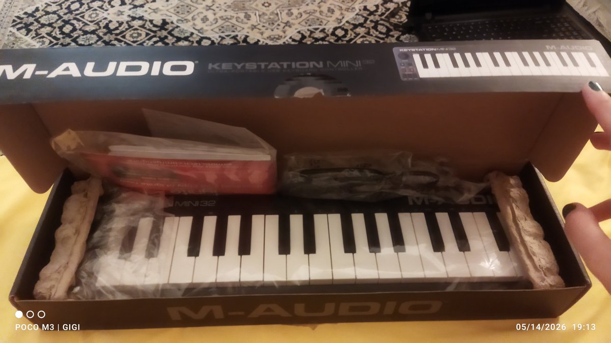 owl_addicted's tweet photo. بچه ها کسی میدی کنترلر میخواد؟ مدلش M_audio mini 32 هست. قیمت پیشنهادی اگه دارین بگین. ممنونم. https://t.co/sD3lPBwNJp