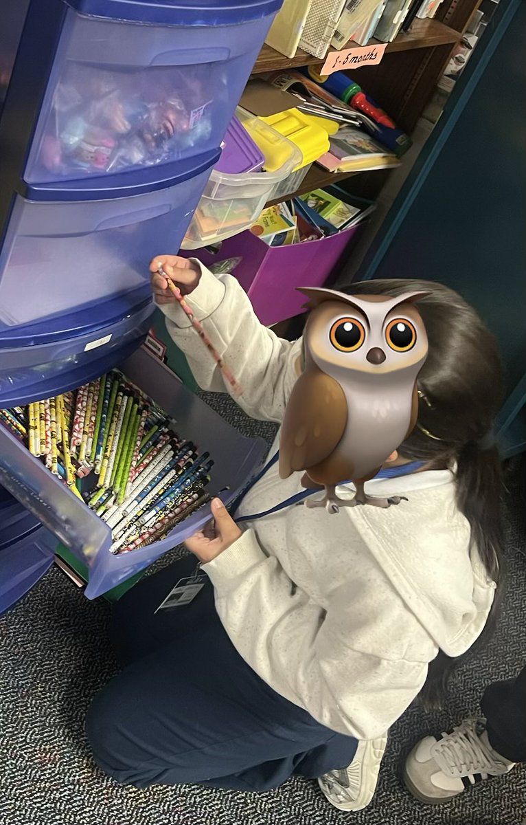 Weiss_Library tweet picture
