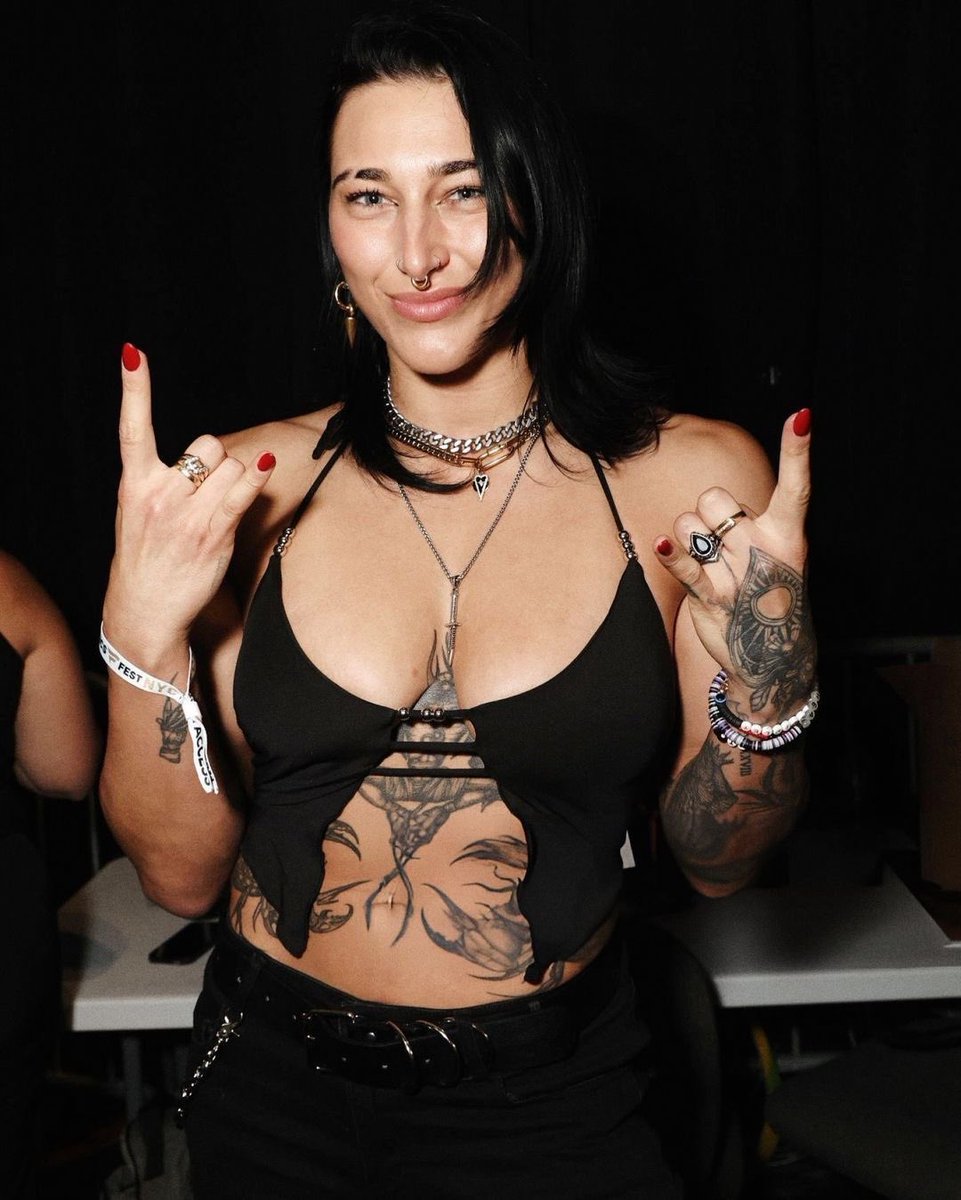 Samsam2279's tweet photo. Who wants to goon to wrestlers!😍 #livmorgan #tiffanystraton #rhearipley #solruca #wankchat #wwe #aew #goon #gooning #goonbud #wankbattle https://t.co/cJucc9pL5h