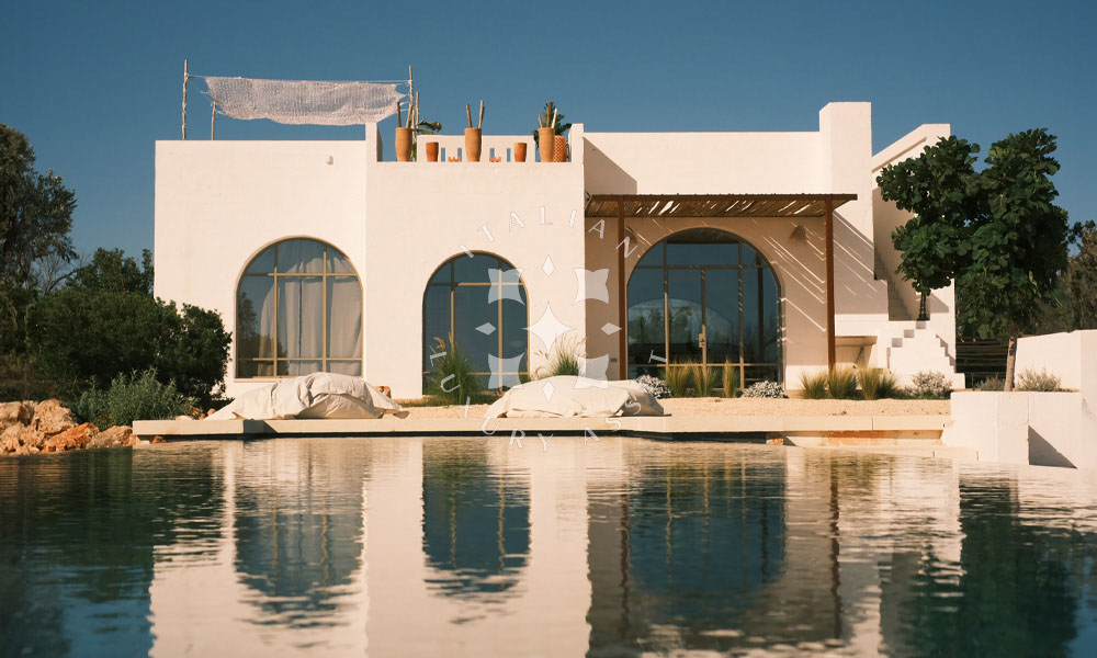 italianhouses's tweet photo. 🏡🌿Striking contemporary villa in #Salento
🏊Infinity pool + rooftop hot tub
🏛️Salento star-vaulted ceilings
🌊Minutes from the Ionian coast
💶Price On Request
❓Your modern Puglia retreat?
https://t.co/dabalfFBdp
#PropertyItaly #Puglia #Lecce #Salve https://t.co/U5jinrDSLh