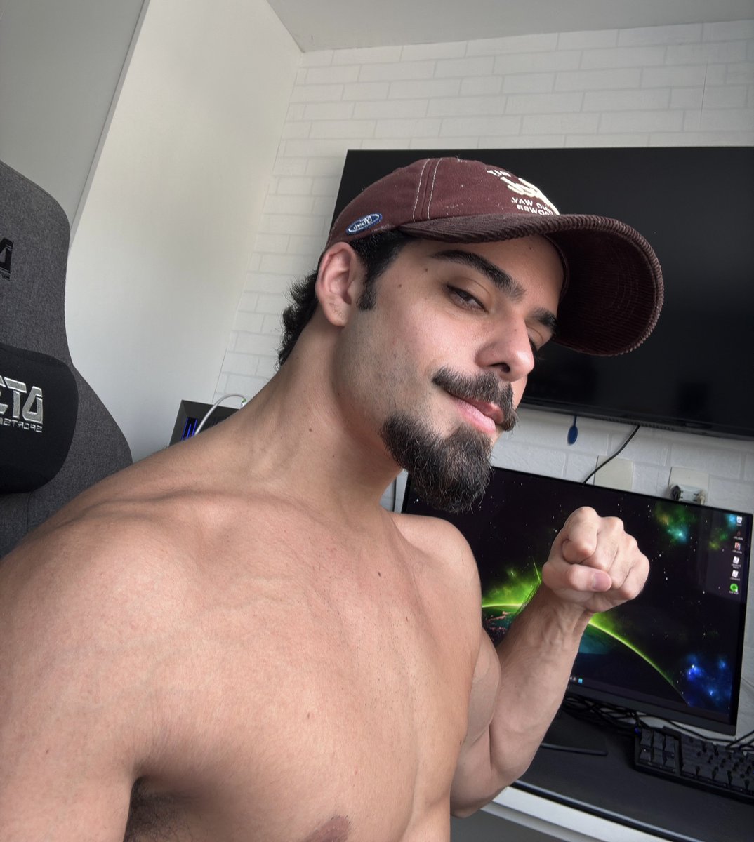 findommasteralt's tweet photo. Sexta feira é dia de fazer betinha submisso servir https://t.co/YfYVtTtUjp