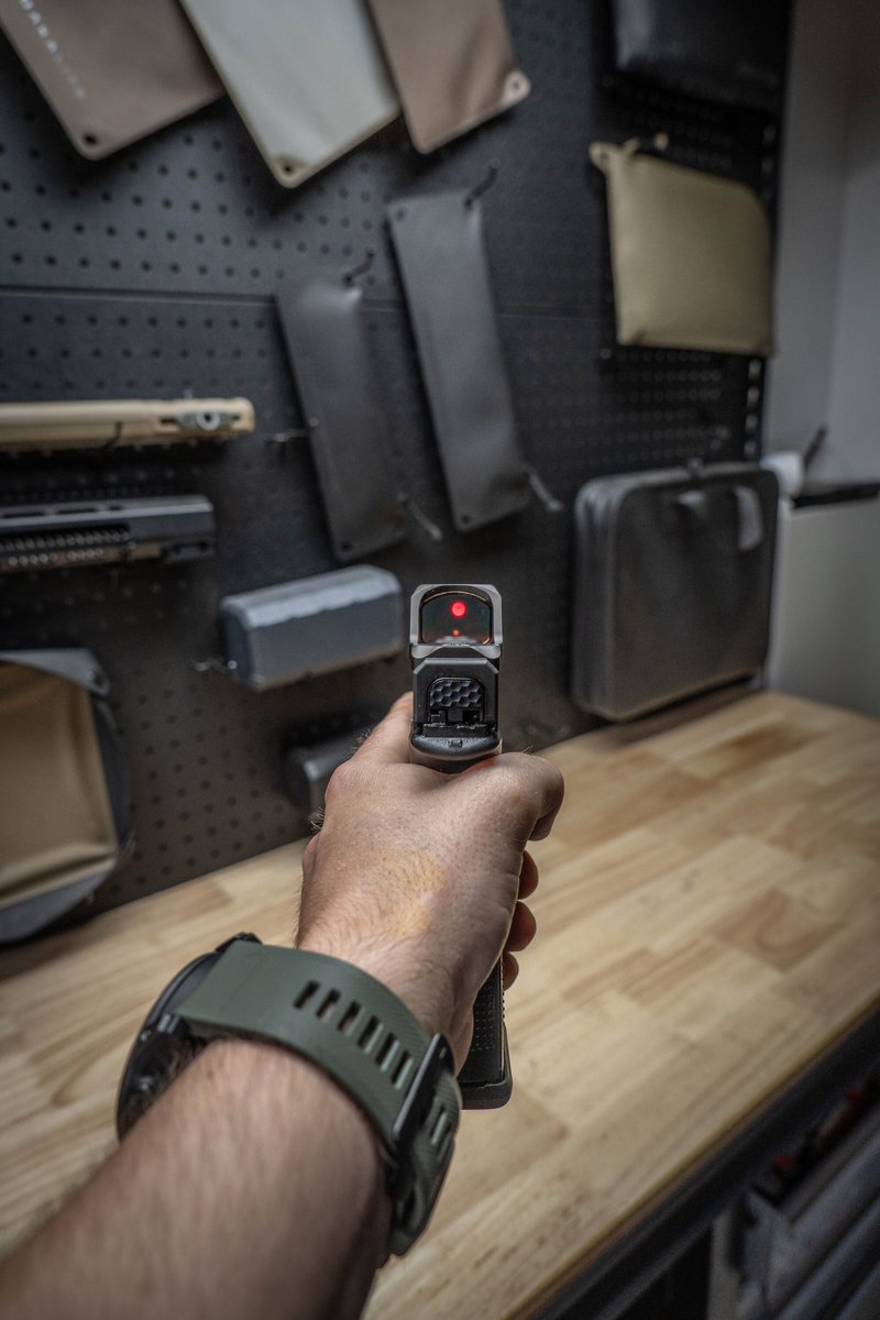 ZeroTechOptics's tweet photo. INTRODUCING THE NEW ZEROTECH THRIVE HD REFLEX SIGHT.
Compact, rugged and right at home on this Glock 17 Gen 4, fitted with a ZEV Duty Slide, ZEV V2 Comp, ZEV Match Barrel and Magpul Enhanced Mag Well.

The Thrive HD features a crisp 3 MOA red dot, 10 brightness levels with bright https://t.co/OZ1X3WnPgJ
