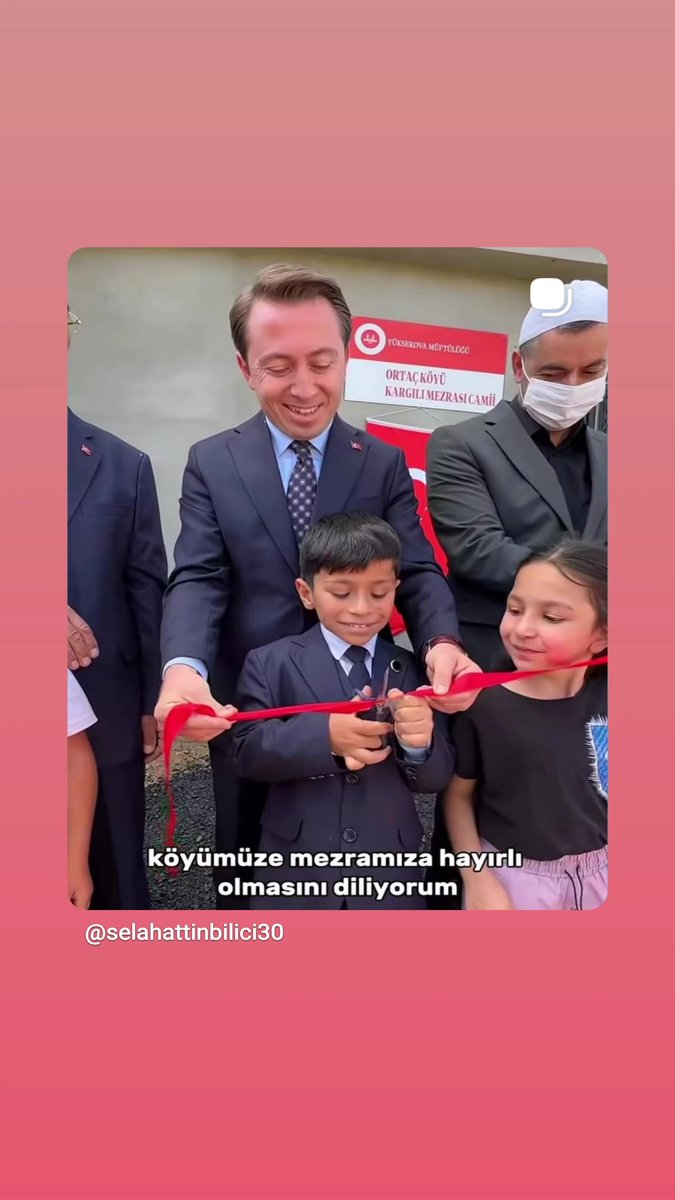 blcselahattin's tweet photo. Yüksekova Kaymakamımız Sayın Volkan Hülür ve beraberindeki heyeti, Ortaç Köyü Kargılı Mezramızda misafir etmekten büyük bir onur duyduk. https://t.co/Hn0gYvAQKO