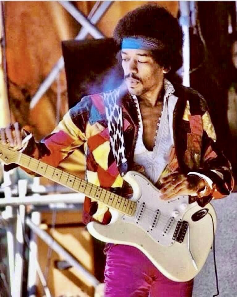 Lenpyros's tweet photo. Remembering this guy today https://t.co/LbgMmhlbpl