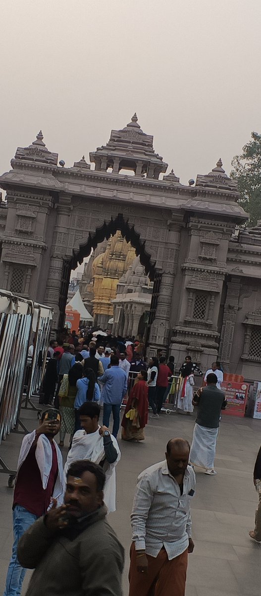 pragatiyad53522's tweet photo. काशी विश्वनाथ मंदिर द्वार 
जय हो बाब विश्वनाथ जी की https://t.co/rbZ9fYNECX