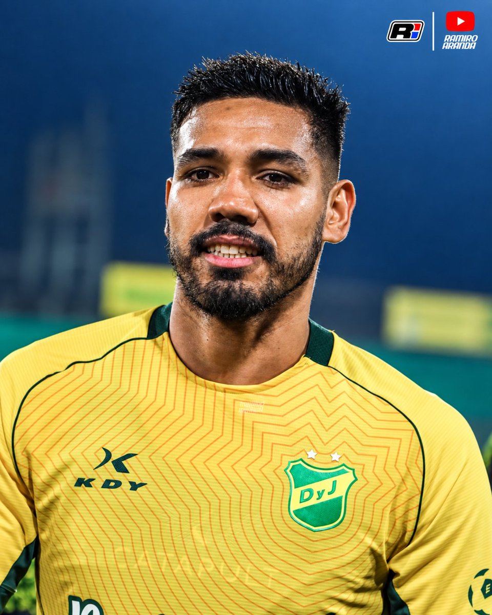 Ramirofutbolpy's tweet photo. 🟡🟢 Poco se habla del gran nivel que está teniendo Héctor David Martínez con la camiseta del Club #DefensayJusticia.

🫡 Actualmente es capitán y uno de los principales líderes del conjunto argentino. 

🇵🇾 Recordemos que aún es muy joven y, por su nivel, podría tranquilamente estar en la selección paraguaya si se lo necesita.

⁉️¿Opiniones?
-#RamiroArandafutbolpy 

📸 | Crédito al jugador/fotógrafo