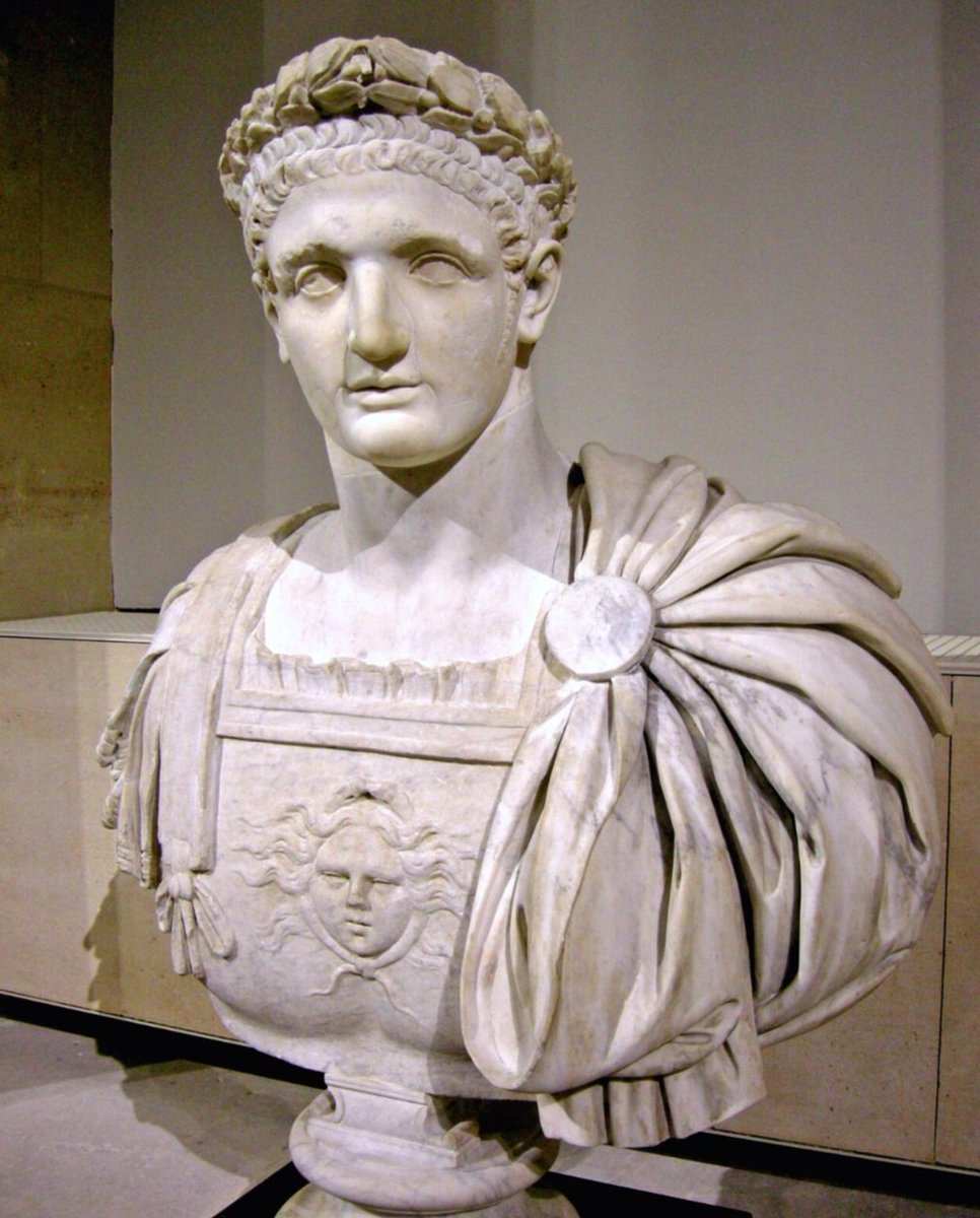 HRGWells's tweet photo. Hoy hace 1930 años, en el 96, en Europa
El emperador Domiciano es asesinado como resultado de una conspiración urdida por su esposa Domitia y dos prefectos pretorianos. Nerva es proclamado entonces su sucesor #History #RomanEmpire #Europe https://t.co/l42MLXE5Xh