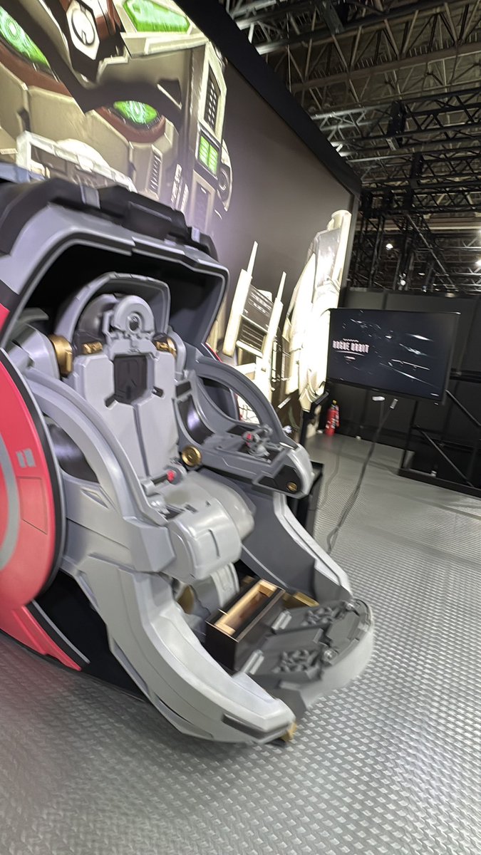 Kakuchopurei's tweet photo. Our own @MrToffee playing Gundam Rogue Orbit on a special cockpit setup. Stay tuned for our preview! #tgs2026 @BandaiNamcoSEA https://t.co/SPczF4tT9j
