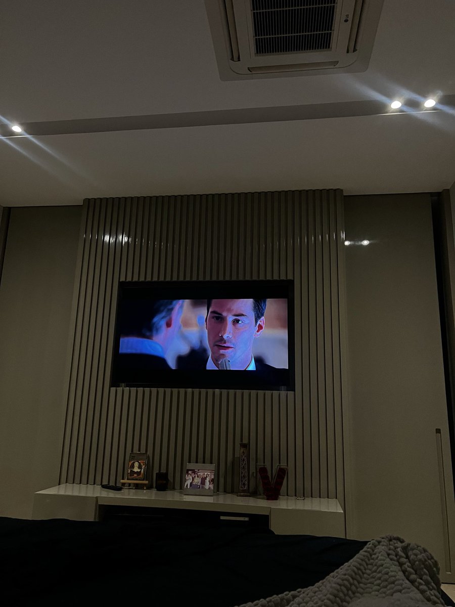 vaneV555's tweet photo. Me recomiendan una buena peli 🍿? https://t.co/RcHjywIVRe
