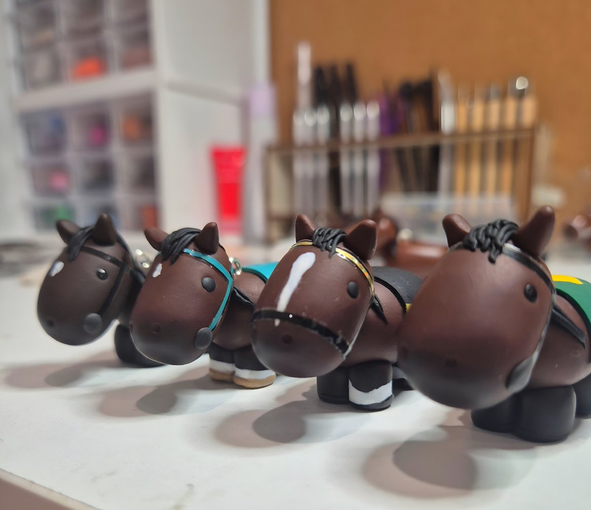 TracksideCharms's tweet photo. In the zone 🎨🏇
Our little production line! Happy horses going to happy customers 🫶🏇

- Fully Customised to your horse and silks
- Bulk orders available for owners and syndicates 
- Australia Wide Shipping 🇦🇺 https://t.co/U9amDmwIIp