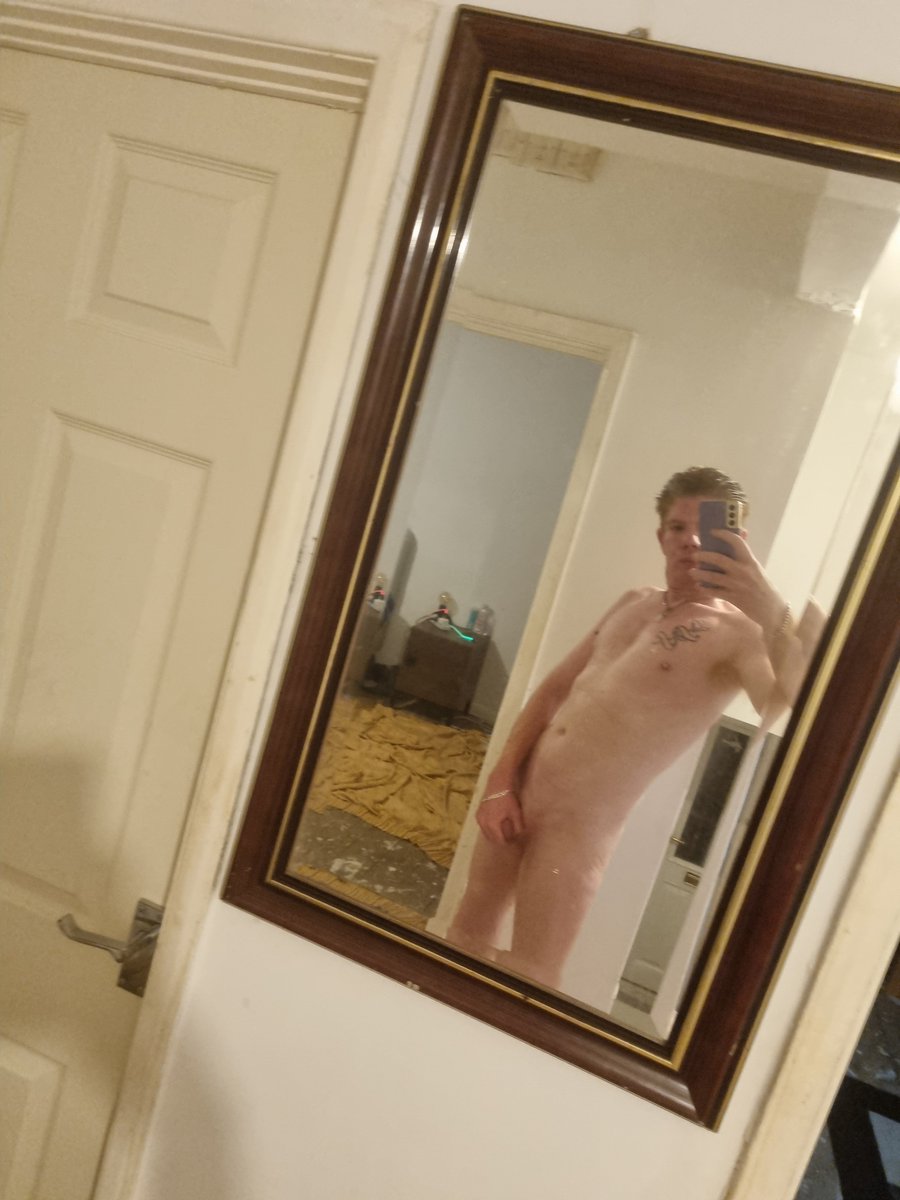 Ianjohn41UK's tweet photo. After shower https://t.co/6lOha4j3jM
