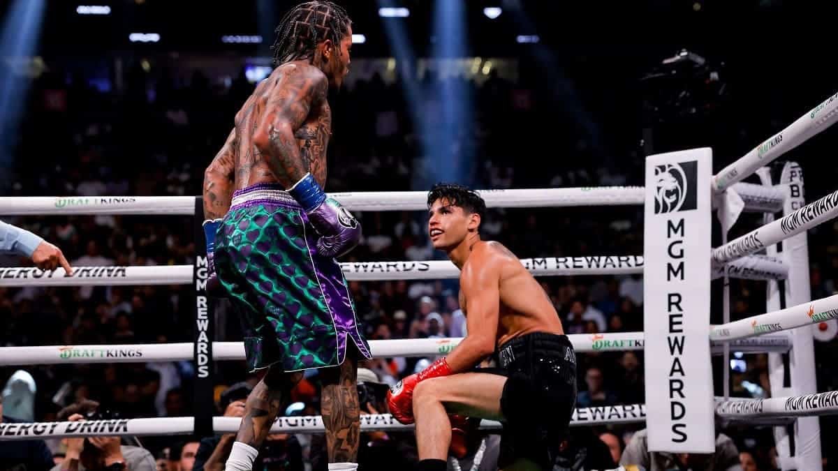 yourtearsRfunny's tweet photo. @RyanMiller7890 @MnrSkaars @terencecrawford @RyanGarcia It don’t matter if you care you’re a nobody 🤡the boxing commission cared that he was on PEDs and missed weight😂😂 that’s why his dumbass got suspended! You the same mfas who don’t care about Ryan cheating but will cry about tank making him sign a rehydration clause https://t.co/qqWB2Trw4D