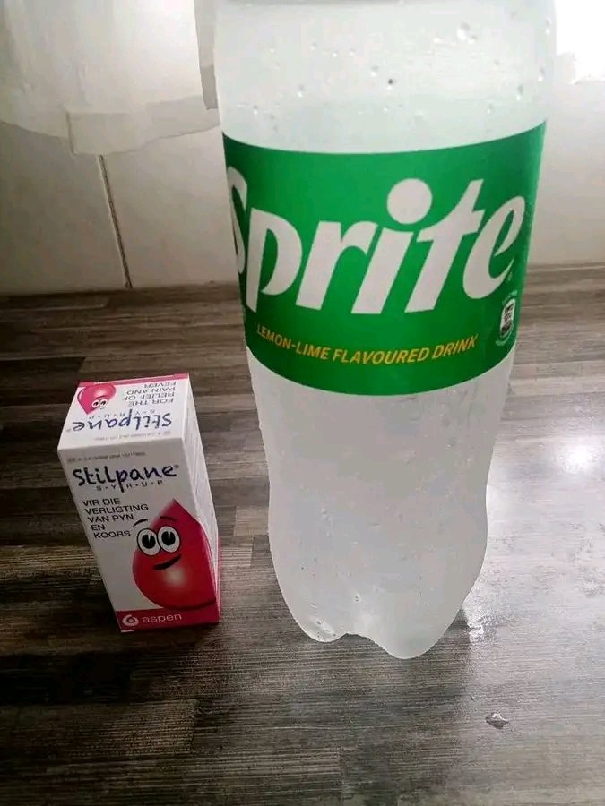 HLALABEMNAKA's tweet photo. @kagisoKB_72 @Patriot_S_A if you walk on the streets you must check those bottles on the ground I bet you'll see more than 5 bottles in every 100 meters you walk, even kids are into this thing. https://t.co/pCdRDAiNNJ