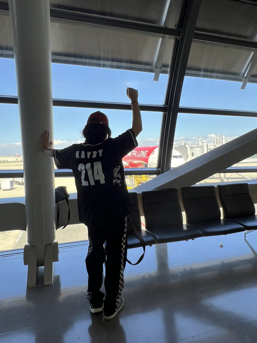 kaydy_crazy's tweet photo. ちょっと寝坊したけどギリセーフ。
さよならJAPAN
行ってきまーす!
#KAYDY #旅tuber #ツイキャス https://t.co/p5BNOLkVti