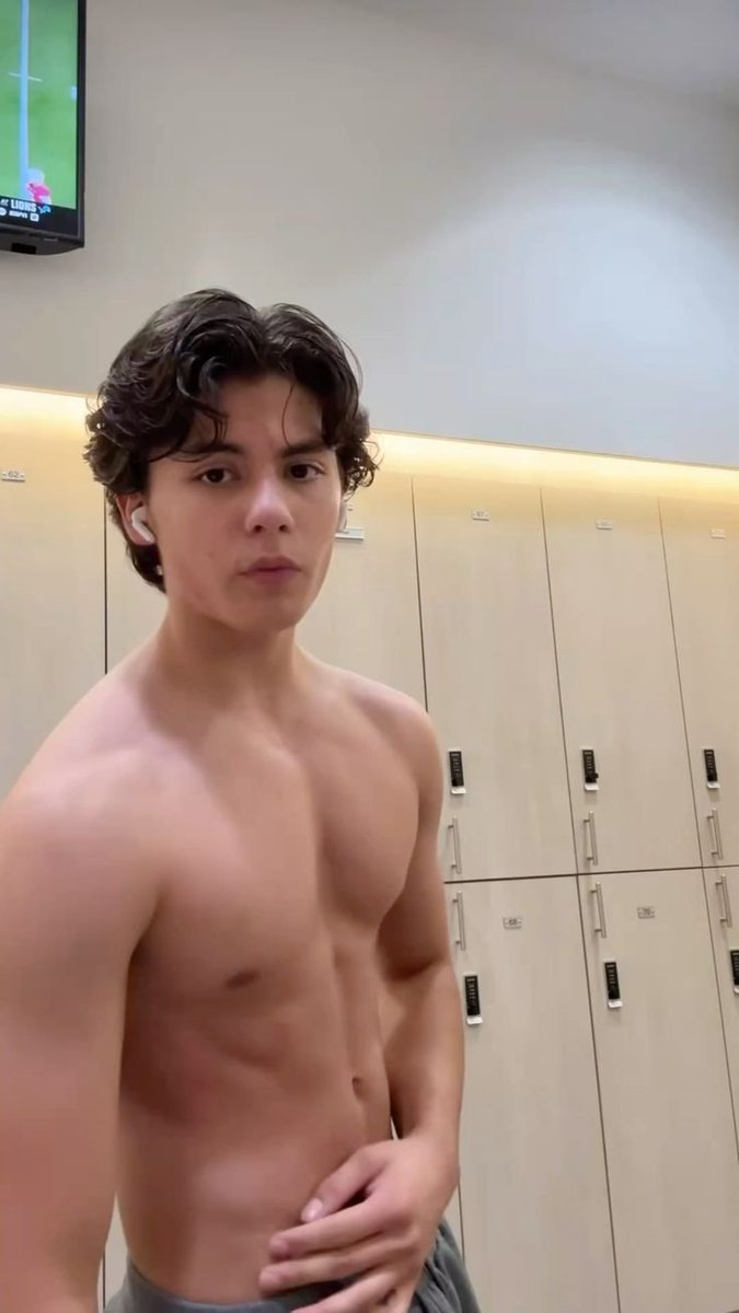 dnylprz434599's tweet photo. Miguel Mora
If you want to see better🥵 photos of the person on the page, check out the post I liked😏 https://t.co/67h03mQC5q