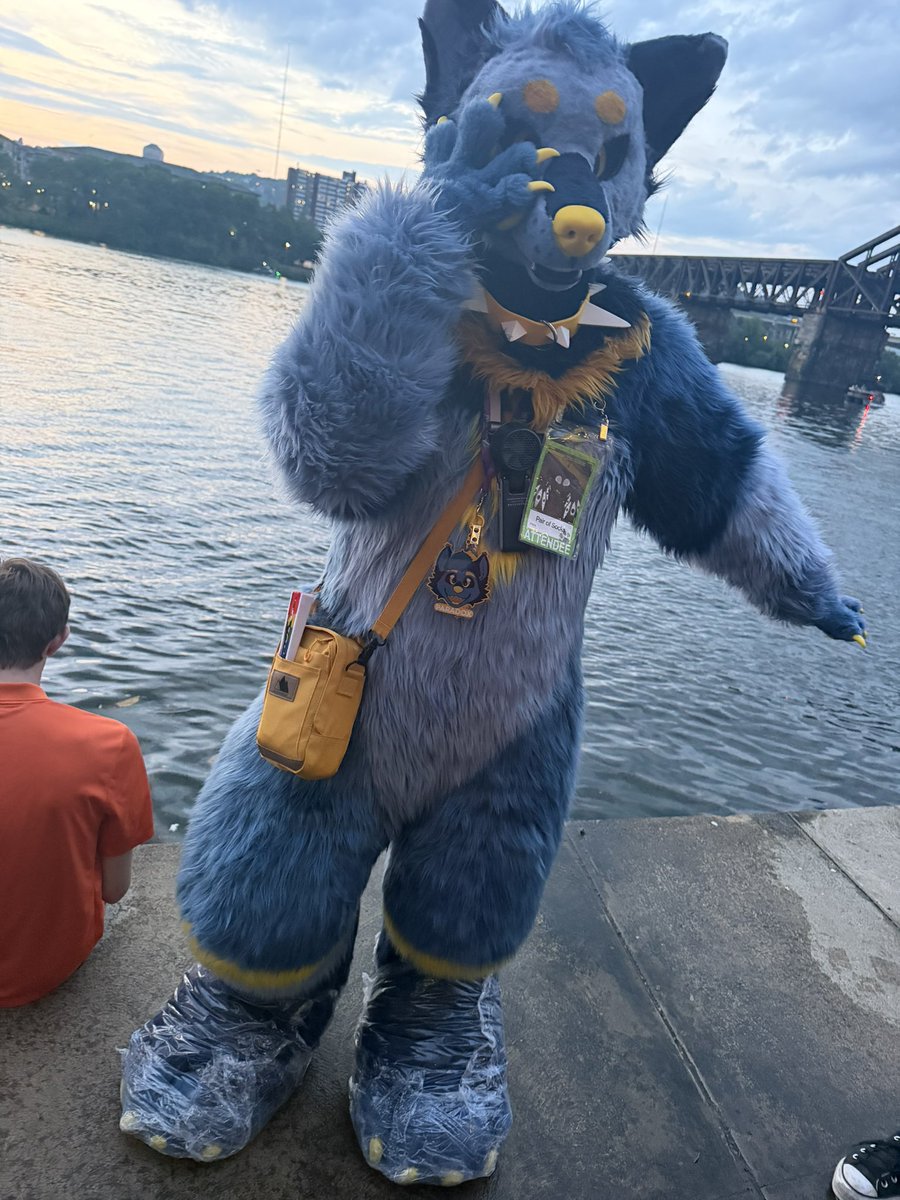 GaineParadox's tweet photo. River dog! #FursuitFriday https://t.co/56jzjFVdN9