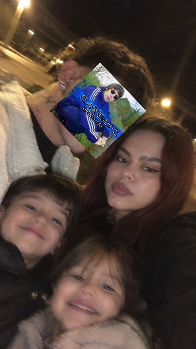 belu_uds3's tweet photo. Esa amiga que no supera a su compañero de trabajo y se niega a soltarlo ✋🏻😔 (procede a hacer una familia con IA de los dos)#superalo #mcdonaldspartner #paty #compa (tapamos porlasdudas) https://t.co/ewfvNDMBUZ