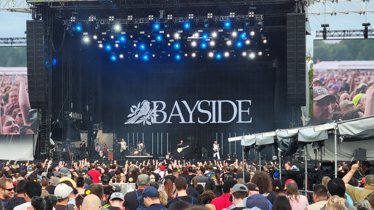 CSS_Kief's tweet photo. Riot fest today! Finally got to see The Paradox and Bayside for the first time! https://t.co/7nrTapkU8E