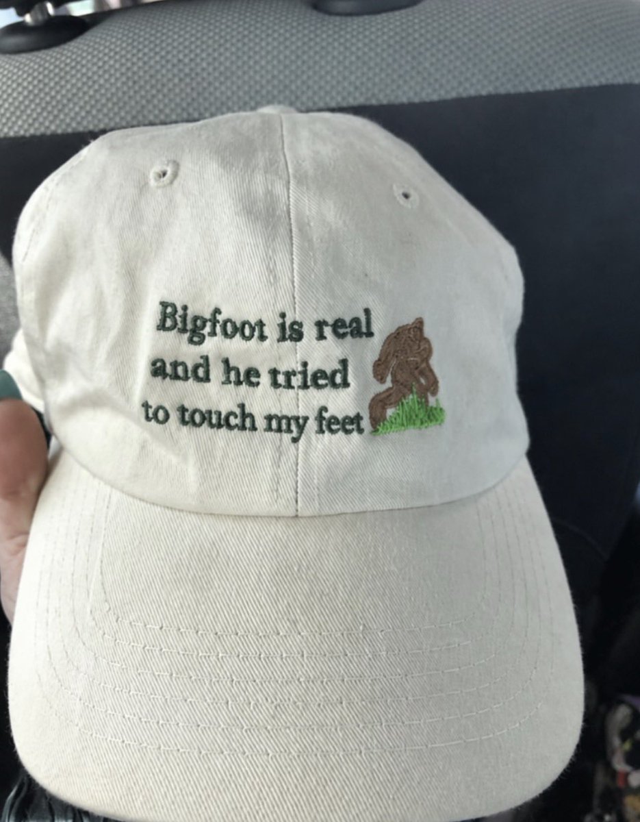 FeetFinder's tweet photo. scary https://t.co/lvxvcp36VM