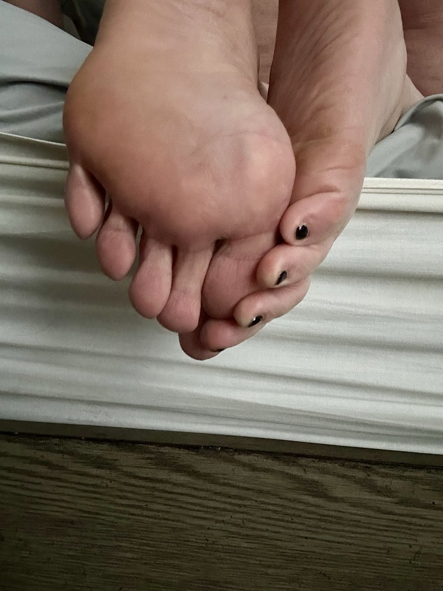 Sexy10Toes's tweet photo. @Jd2ws2 https://t.co/yO9ygv6sFE https://t.co/6zQnoz204i