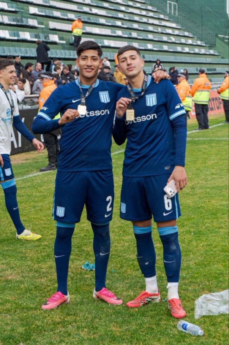 NachoAKD8's tweet photo. NO TIENEN QUE SALIR MÁS. Impresionante rendimiento de Gonzalo Escudero y Mateo Martínez. Del tita. https://t.co/zJ11LsKhzB