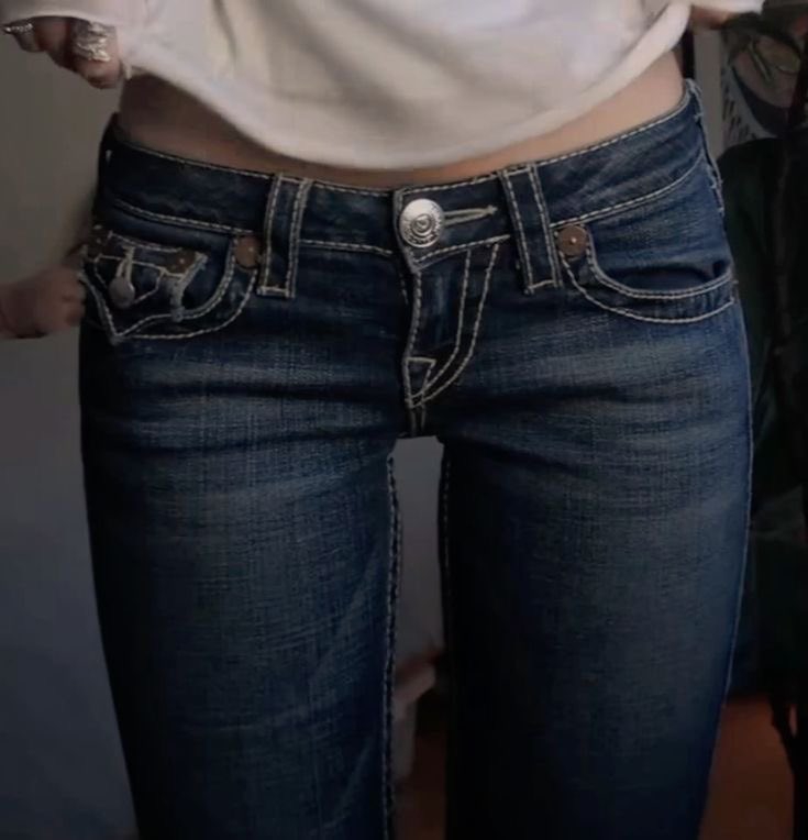 pvppyst4rs's tweet photo. please pelas Pleaseeeee give me a thigh gap im begging let me be pretty https://t.co/kPnxyG5dtU