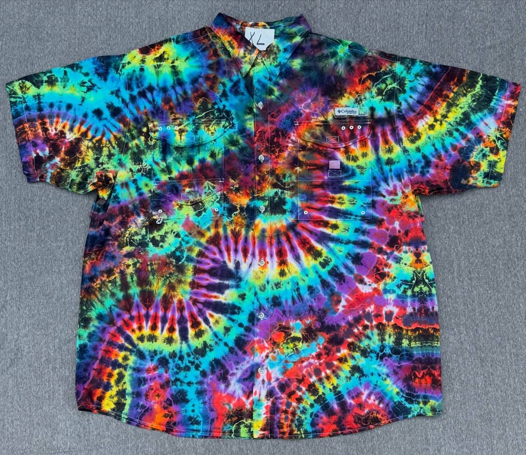 edceldgzmn's tweet photo. Columbia Bonehead PFG cotton fishing shirt.  Take a venture on the psychedelic rivers. https://t.co/COlDG1rQ1r