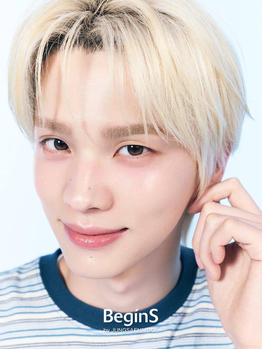 TWS_INTL's tweet photo. [INSTAGRAM] 260919

@/begins_official_ Instagram Update with TWS #SHINYU

"With the power of 100,000 nano hyal balls, 𝗛𝗬𝗔𝗟 𝗕𝗨𝗥𝗦𝗧! 💧

Moisture that fills your skin from within with 100,000 nano hyal balls meets TWS's refreshing energy, completing a moment full of hydration💦💙

TWS, so refreshing just looking at them charges you up with moisture, and BeginS's 100,000 nano hyal balls bring HYAL BURST! "

#신유 #TWS #투어스 #247WithUs @TWS_PLEDIS