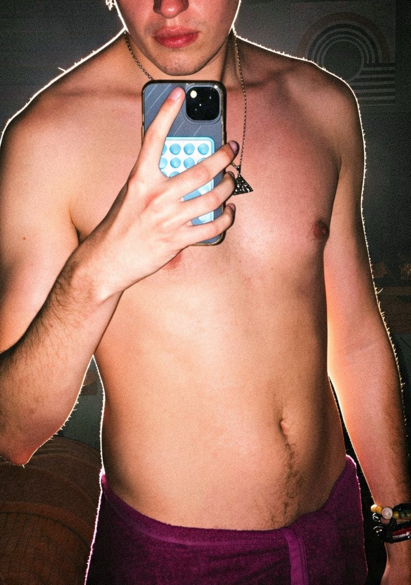 eduuardoigm's tweet photo. Qué tal del 1 al 10? 🫶🏼😋👀
#gaychile #colachile #gay #chile #lgbt https://t.co/o4LgSX7bZu