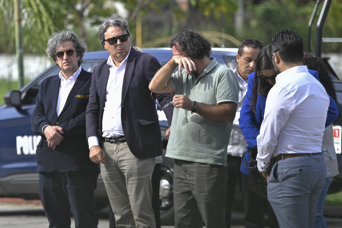 ComentarioUdeC's tweet photo. #México
Padre de Claudia Tacoronte visitó la Casa de la Cultura de Cuautla, lugar del crimen
https://t.co/9LXe1C7ZRX
#ElComentario #FeminicidioClaudiaTacaronte #FiscalíaMorelos #CasadelaCulturaCuautla #CeresoCuautla #ElTrompas #RepatriaciónClaudiaTacaronte https://t.co/hudfqZZJfp
